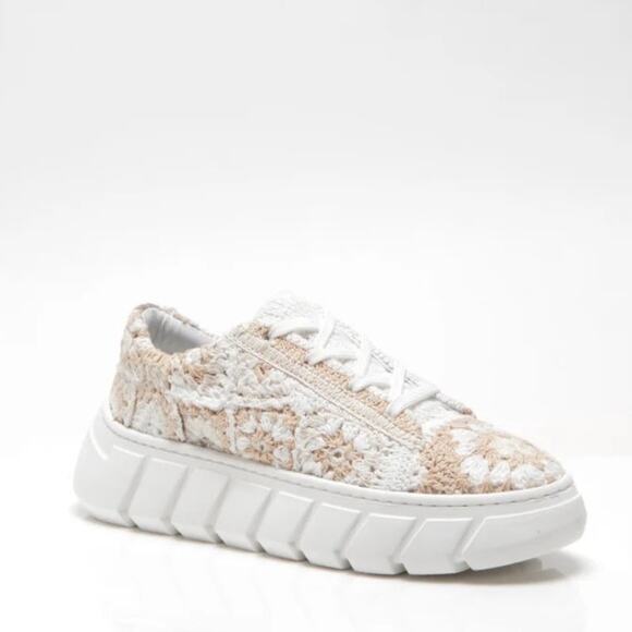 Free People Catch Me If You Can Crochet Lace Up Sneaker Platform Sz 7.5 EUC Boho - Picture 2 of 13